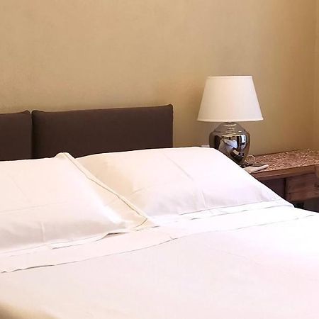 Protodomus Hotell Bronte Exteriör bild