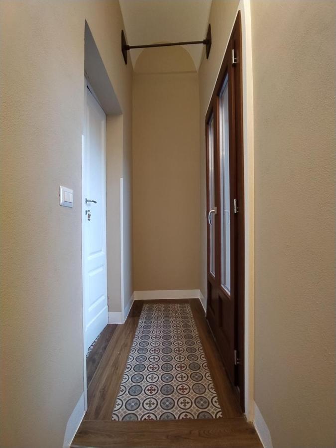 Protodomus Hotell Bronte Exteriör bild