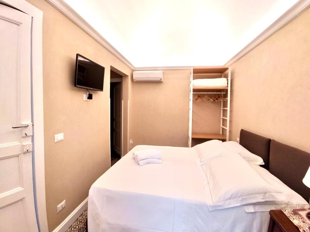 Protodomus Hotell Bronte Exteriör bild